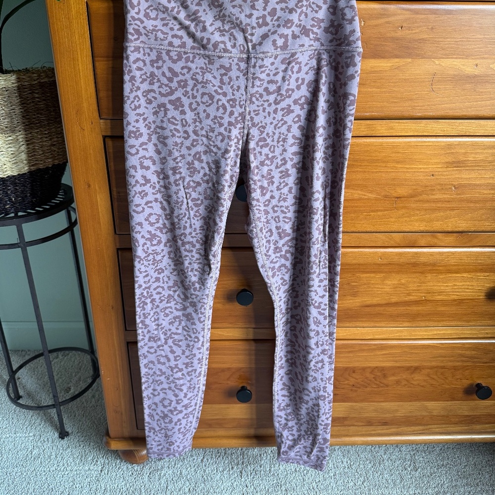 Athleta Elation Ultra High Rise Leggings – Purple Leopard Print (Size M)
